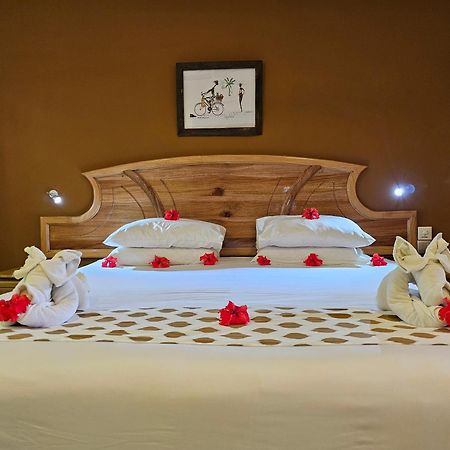 Casa De Leela Self Catering Guest House Диг Екстериор снимка
