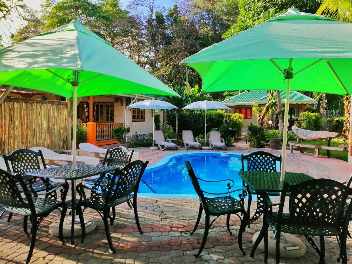 Casa De Leela Self Catering Guest House Диг Екстериор снимка
