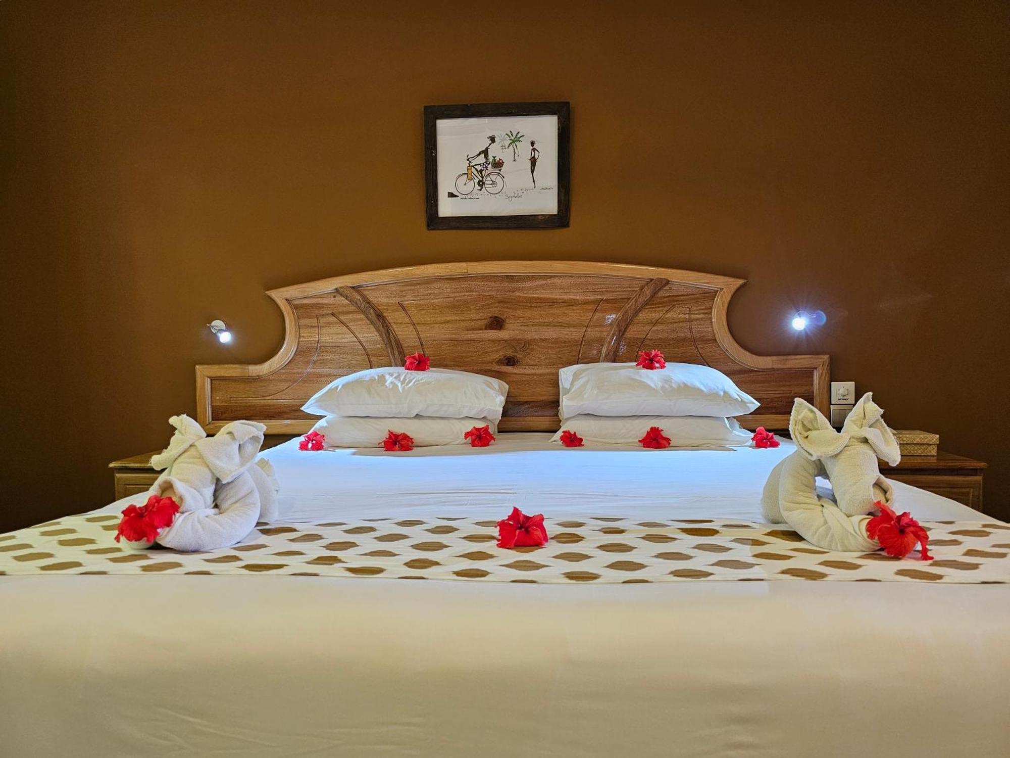 Casa De Leela Self Catering Guest House Диг Екстериор снимка