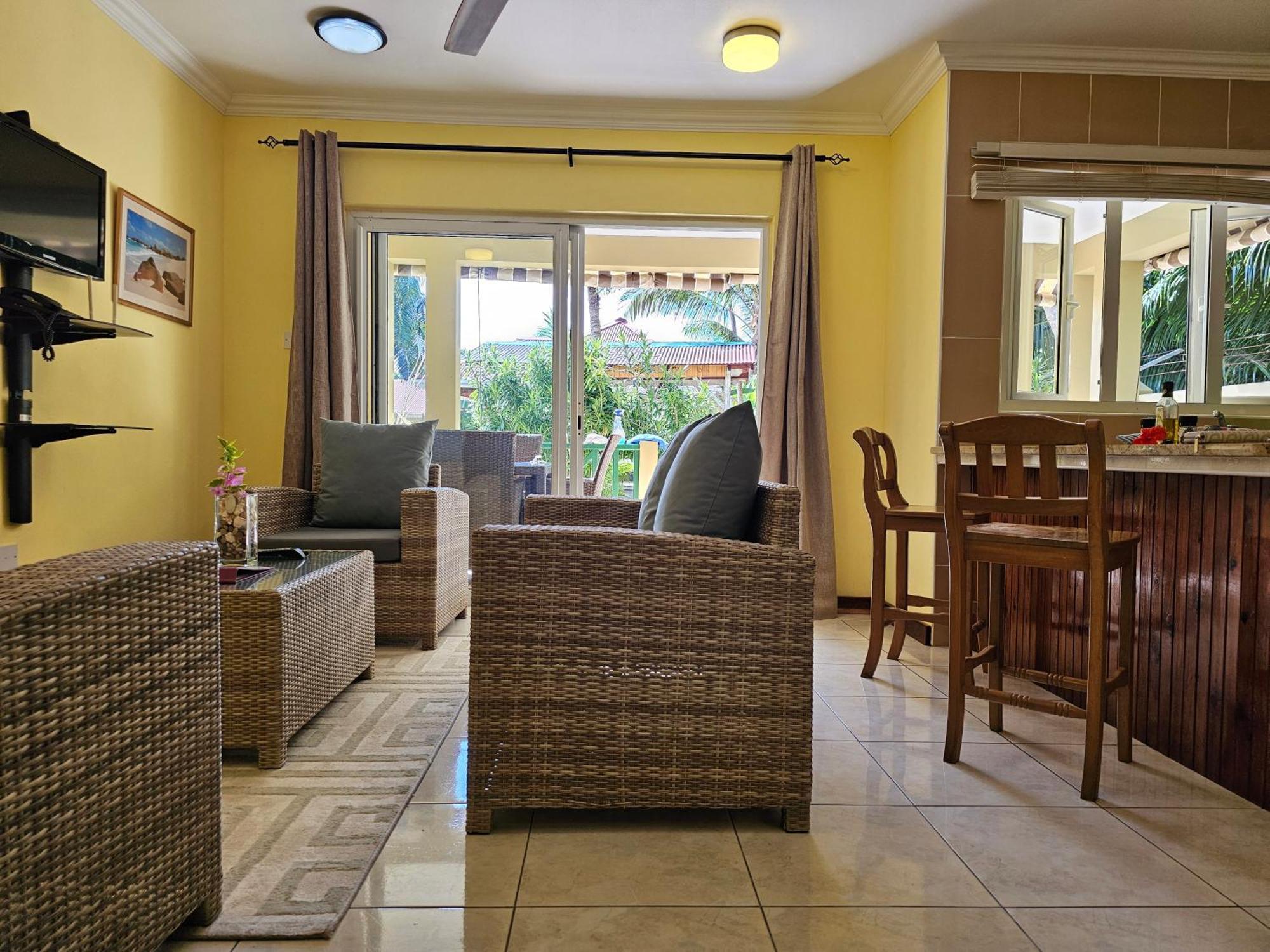Casa De Leela Self Catering Guest House Диг Екстериор снимка
